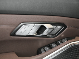 2021Ŀ 325Li M\(yn)(dng)b g