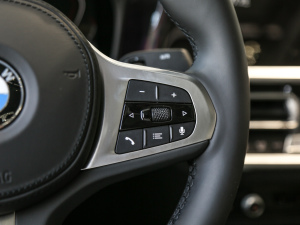 2021Ŀ 325Li M\b п؅^(q)