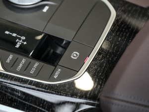 2021Ŀ 325Li M\b v܇Ƅ