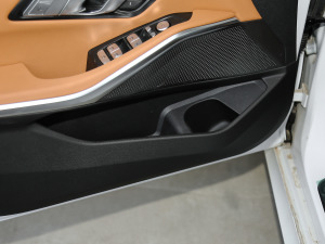 2021Ŀ 320Li M\b ǰTg