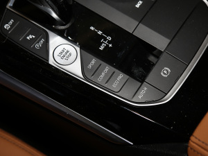 2021Ŀ 320Li M\b п؅^