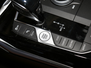 2021Ŀ 320Li M\b п؅^(q)