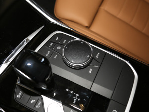 2021Ŀ 320Li M\b {(dio)(ji)