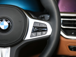 2021Ŀ 320Li M\b п؅^(q)