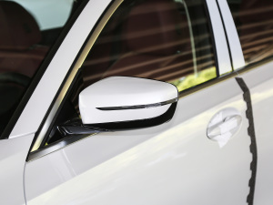 2021Ŀ 325Li xDrive M\b ^