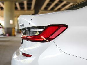 2021Ŀ 325Li xDrive M\b ^