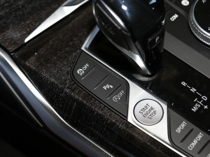 2021Ŀ 325Li xDrive M\b п؅^