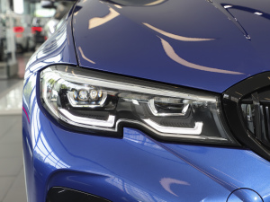 2021Ŀ 325Li M\ҹb (ji)^