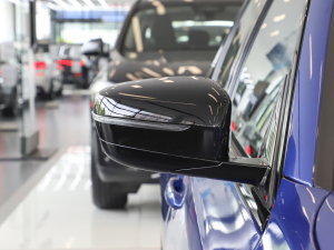 2021Ŀ 325Li M\ҹb (ji)^