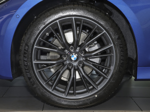 2021Ŀ 325Li M\ҹb (ji)^