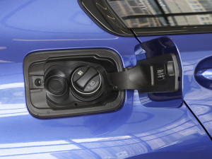 2021Ŀ 325Li M\ҹb w