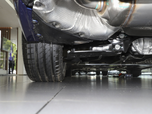 2021Ŀ 325Li M\ҹb ^