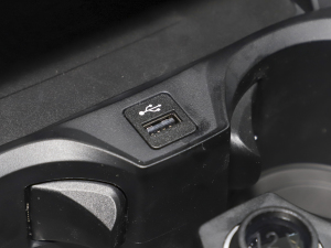 2021Ŀ 325Li M\ҹb g