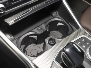 2021Ŀ 325Li M\ҹb g