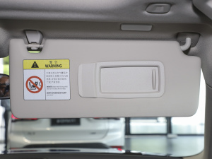 2021Ŀ 325Li M\ҹb g