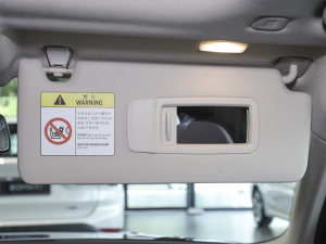 2021Ŀ 325Li M\ҹb ꖰ壨