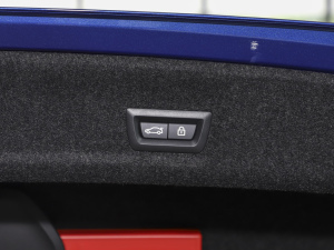 2021Ŀ 325Li M\ҹb g