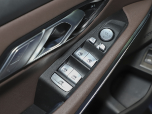 2021Ŀ 325Li M\ҹb {܇ƅ^	