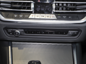 2021Ŀ 325Li M\ҹb п؅^