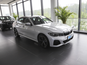 2021Ŀ 325i M\b w^