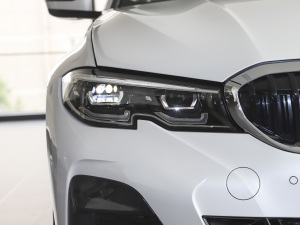 2021Ŀ 325i M\b (ji)^