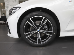 2021Ŀ 325i M\b ݆Ȧ