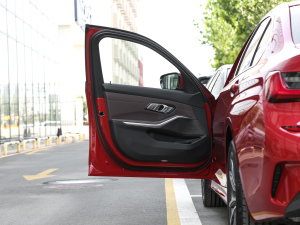 2021¿ 325Li M\b {λ܇T