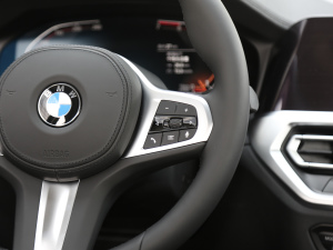 2021¿ 325Li M\b п؅^