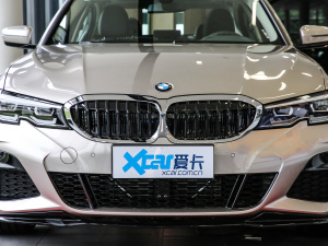 2021¿ 320Li M\b оW