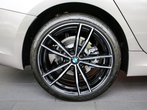 2021¿ 320Li M\b ݆Ȧ