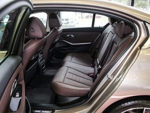 2021¿ 320Li M\b ſg