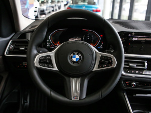 2021¿ 320Li M\(yn)(dng)b P