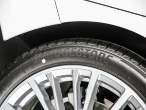 2021¿ 320i \b ݆̥Ʒ