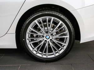 2021¿ 320i \b ݆Ȧ