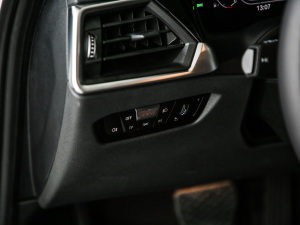 2021¿ 320i \b п؅^(q)