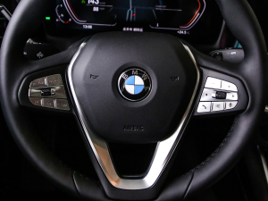 2021¿ 320i \b п؅^(q)