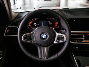 2021¿ 320Li M\b п؅^