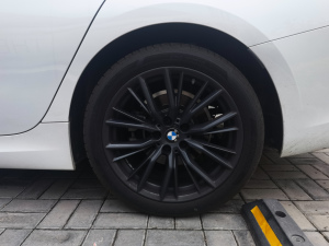 2021¿ 325Li M\ҹb ݆Ȧ