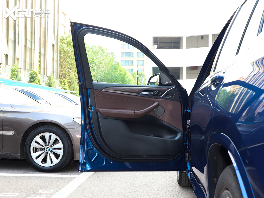 2021RX3 xDrive28i M\b