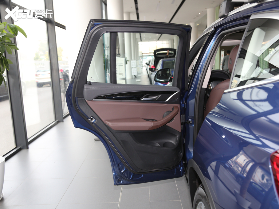 2021RX3 xDrive25i Ab 