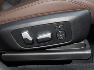 2021xDrive28i M\b {{