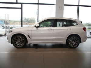 2021xDrive30i I M\b ȣ