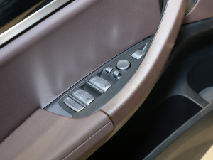 2021xDrive25i M\b {܇ƅ^(q)	