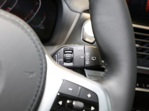 2021xDrive25i M\b п؅^