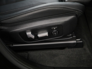 2021xDrive30i I(lng) M\(yn)b g