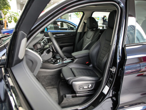 2021xDrive30i I M\b {