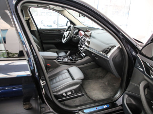 2021xDrive30i I(lng) M\(yn)(dng)b п؅^(q)