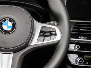 2021Ŀ xDrive25i M\b п؅^