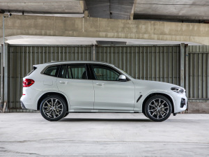 2021Ŀ xDrive30iI M\b w^