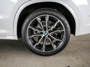 2021Ŀ xDrive30iI(lng) M\(yn)b ݆Ȧ